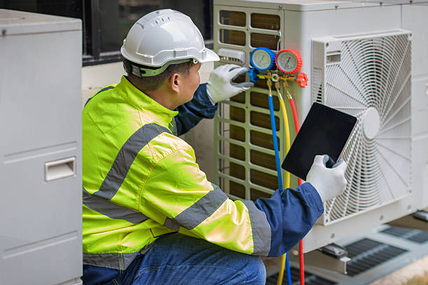 Professional Hvac Installation technician working in Cropsey, IL